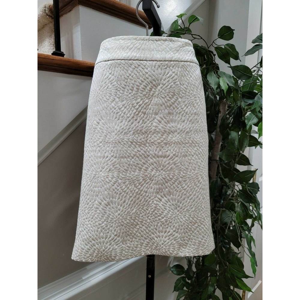 Ann Taylor Loft Women's White Cotton, Polyester Knee Length Straight Skirt 6